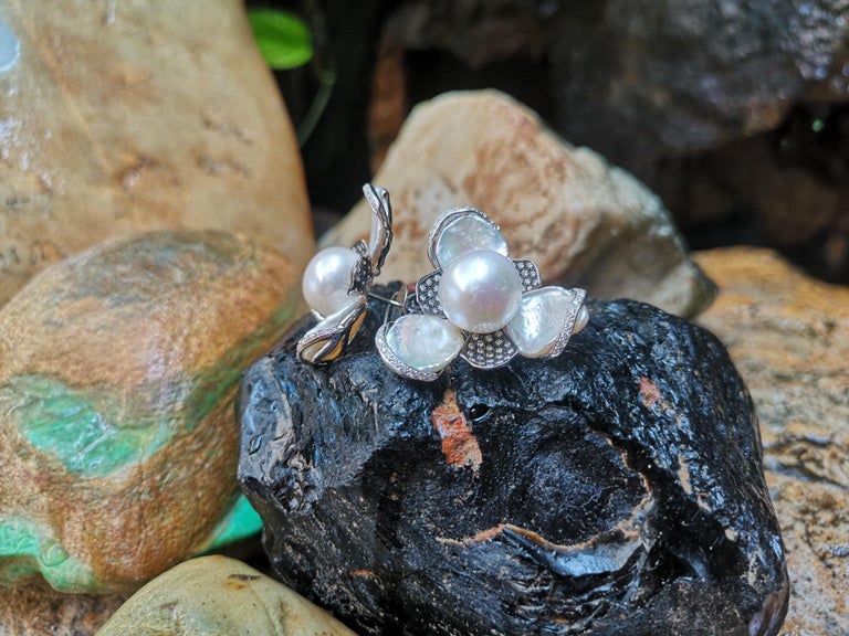 JE0085Q - Fresh Water Pearl & Brown Diamond Earring Set in 18 Karat White Gold Setting