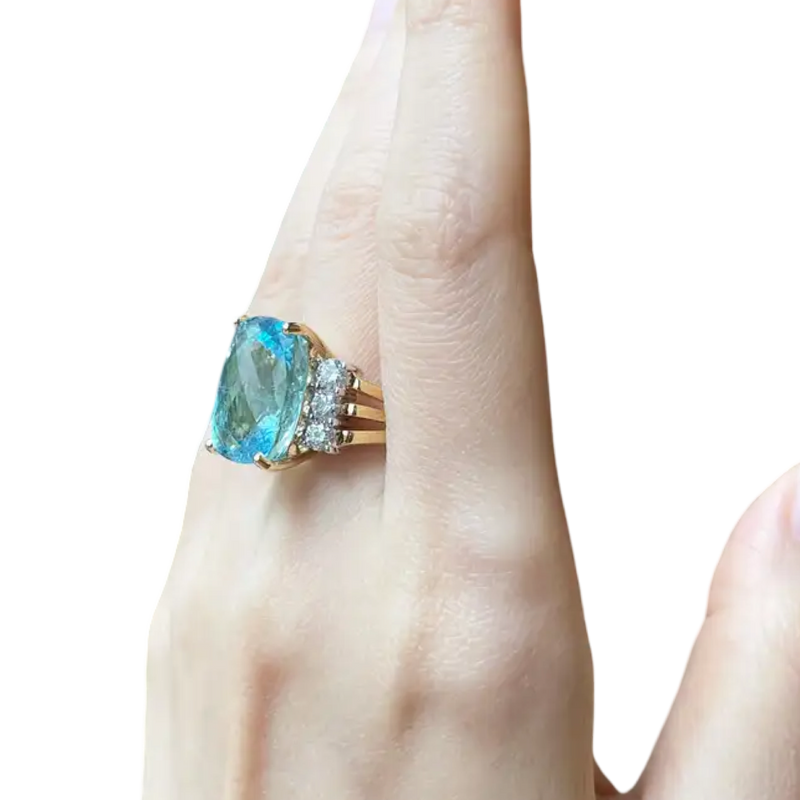 JR0267M - Cushion Aquamarine with Diamond Ring set in 18K Gold Setting