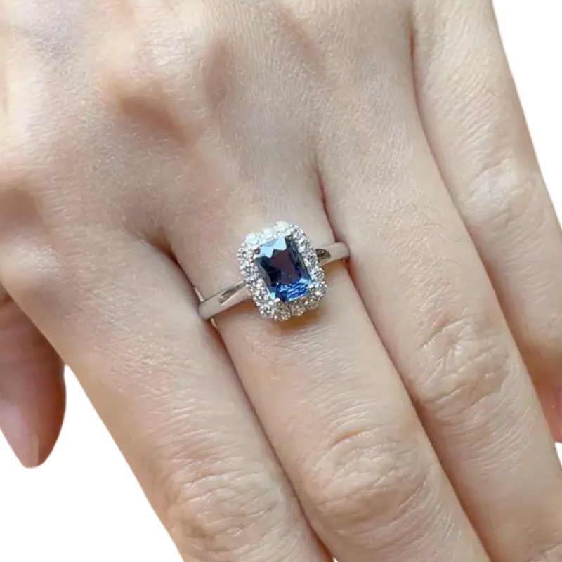 JR0008K - Blue Sapphire with Diamond Ring set in 18K White Gold Setting
