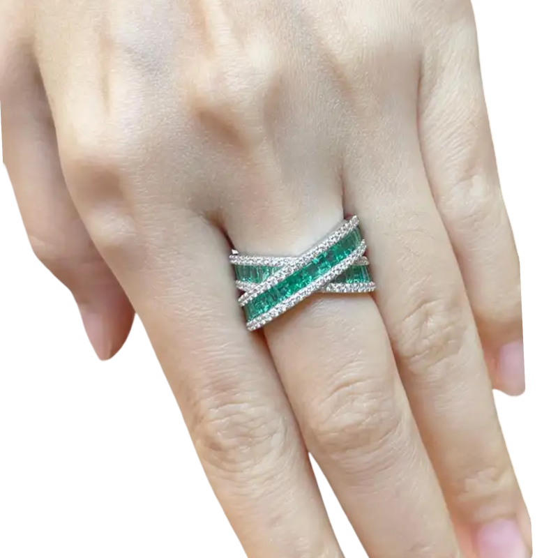 JR0174M - Emerald with Diamond Ring set in 18K White Gold Setting