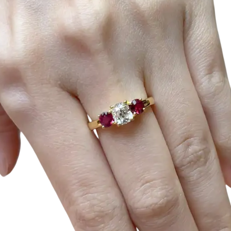 JR0090L - Diamond and Ruby Ring set in 18K Gold Setting
