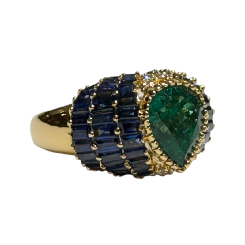 JR0292K - Pear Shape Emerald, Blue Sapphire and Diamond Ring Set in 18K Gold Setting