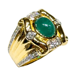 SJ054K - Cabuchon Emerald with Diamond Ring Set in 18K Gold Setting