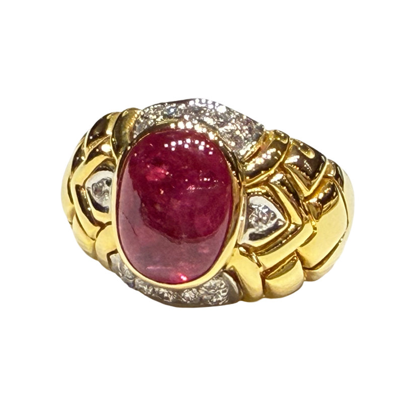 JR0538MK - Cabuchon Ruby and Diamond Ring Set in 18K Gold Setting