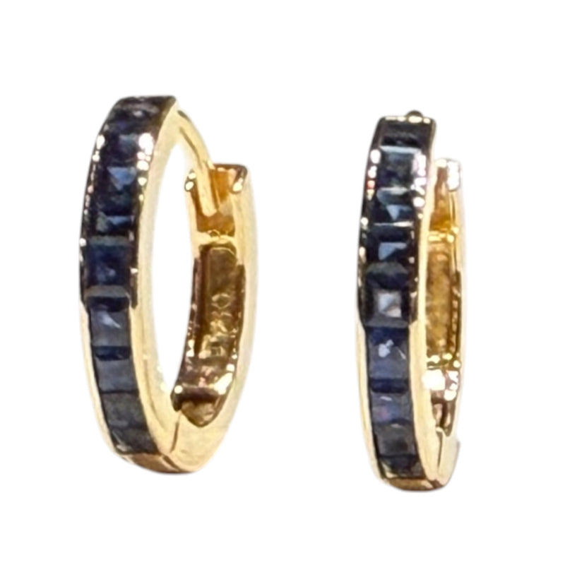 JE0250K - Blue Sapphire Hoop Earrings Set in 18K Gold Setting
