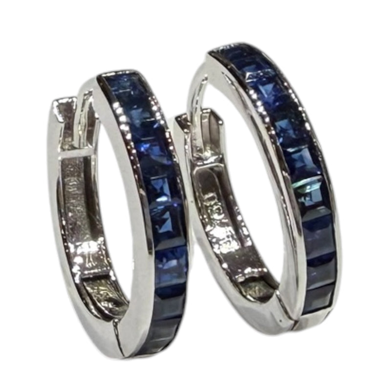 JE0253K - Blue Sapphire Hoop Earrings Set in 18K White Gold Setting