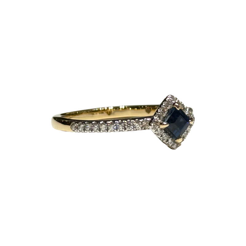 JR0387K - Blue Sapphire with Diamond Ring Set in 18K Gold Setting