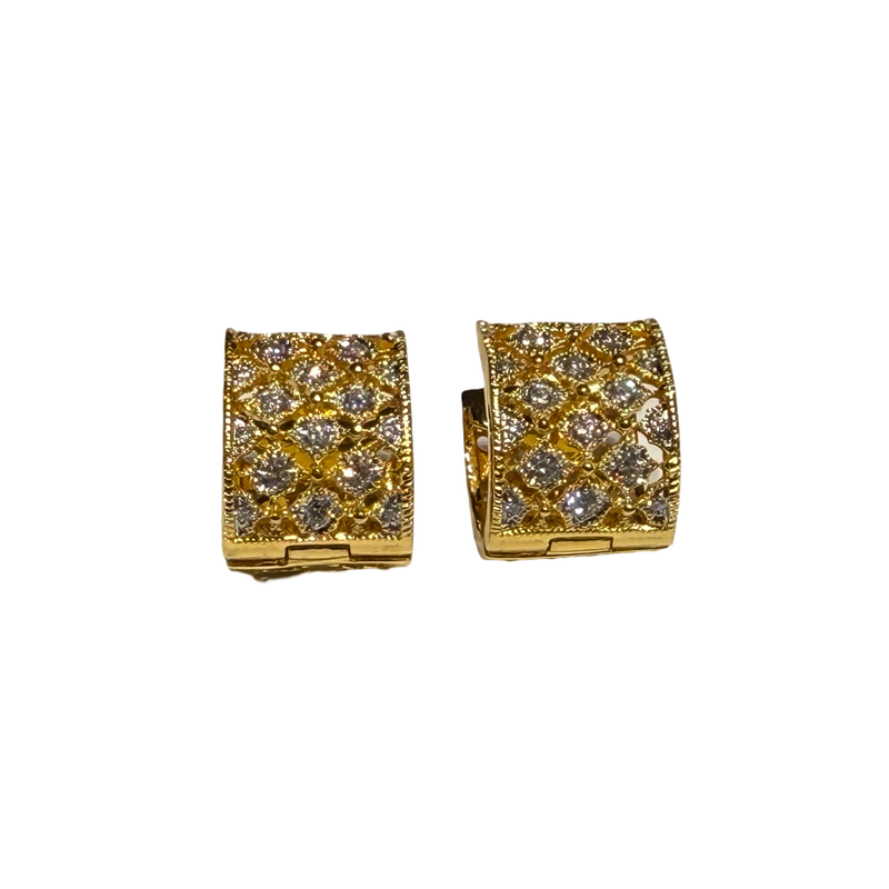 JE0287K - Diamond Filigree Huggie Earrings Set in 18K Gold Setting