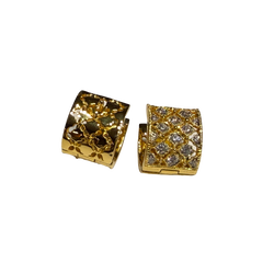 JE0287K - Diamond Filigree Huggie Earrings Set in 18K Gold Setting