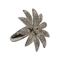 JR0631WK - Diamond Flower Ring Set in 18K White Gold Setting