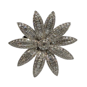 JR0631WK - Diamond Flower Ring Set in 18K White Gold Setting