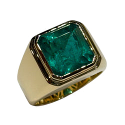 JR0403K - Emerald Men’s Ring Set in 18K Gold Setting