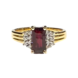 JR0404K - GIA Certified Ruby with Diamond Ring Set in 18K Gold Setting