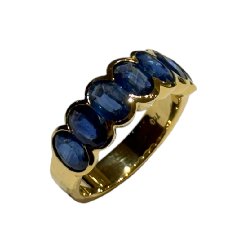JR0411K - Blue Sapphire Ring Set in 18K Gold Setting