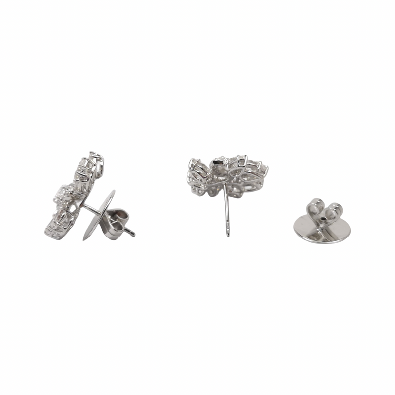 JE0057L - Diamond Earrings set in 18K White Gold Setting