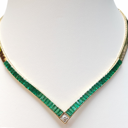 JN0027YK - Emerald with Diamond Necklace Set in 18 Karat Gold Setting
