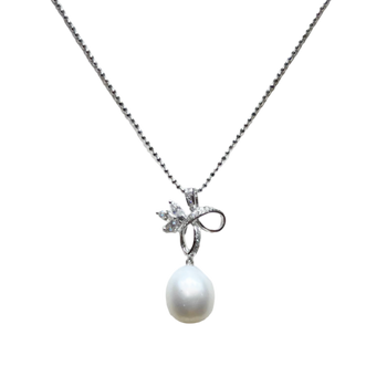 JP0213K - South Sea Pearl with Diamond Pendant set in 18K White Gold Setting