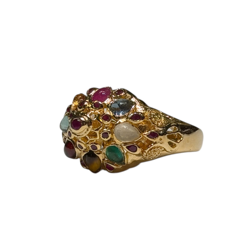 JR0475K - Traditional Thai Style Princess Ring Set in 14K Gold Setting