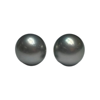 JE0303K - Tahitian South Sea Pearl Stud Earrings Set in 18K Gold Setting