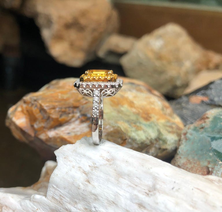 SJ3013 - Yellow Sapphire with Diamond Ring Set in 18 Karat White Gold Settings