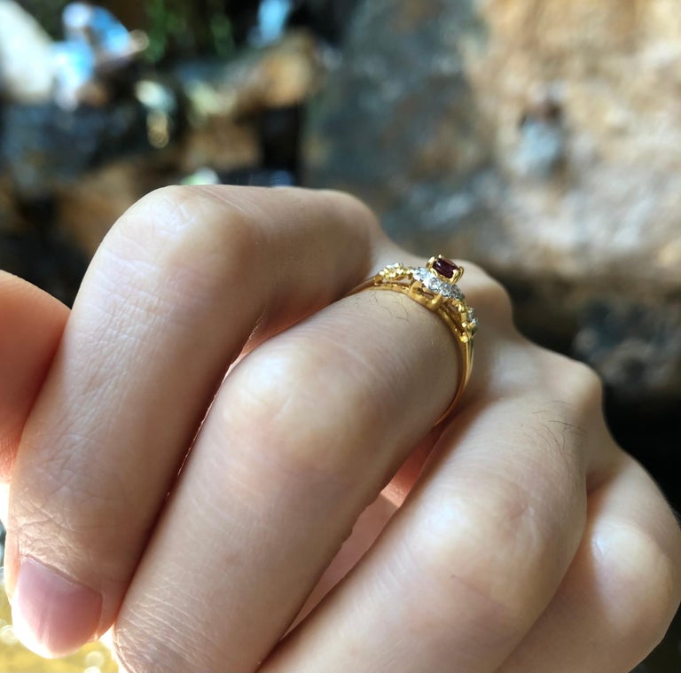 SJ6180 - Ruby 0.20 Carat with Diamond 0.12 Carat Ring Set in 18 Karat Gold Settings