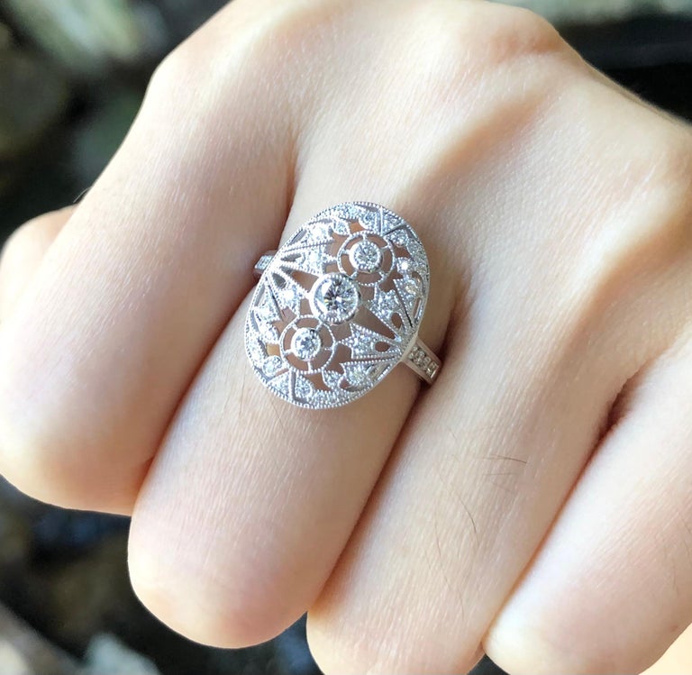 SJ6371 - Diamond Ring Set in 18 Karat White Gold Settings