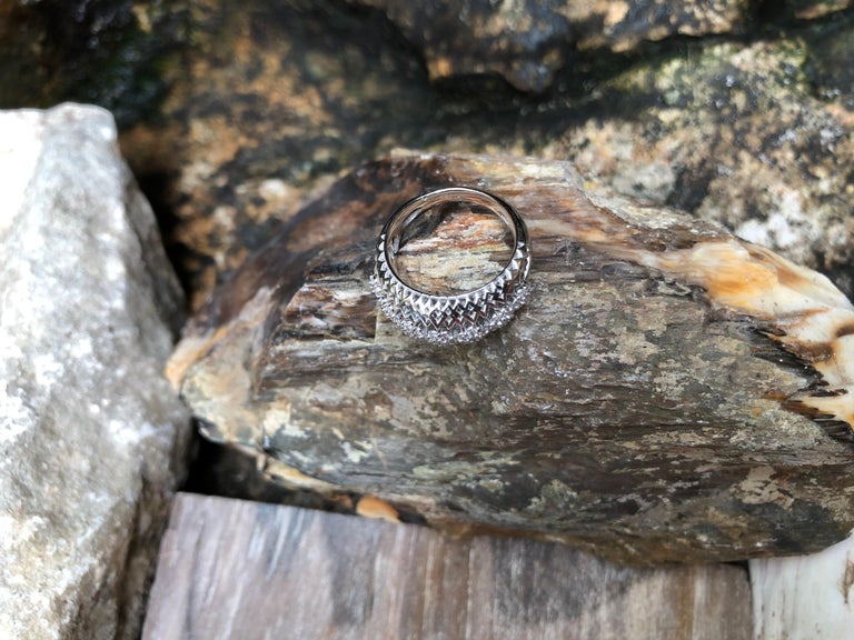 SJ1806 - Diamond Ring Set in 18 Karat White Gold Settings