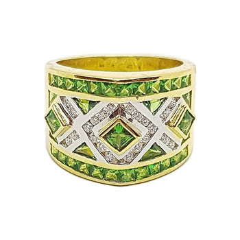 SJ2029 - Tsavorite with Diamond Ring Set in 18 Karat Gold Settings