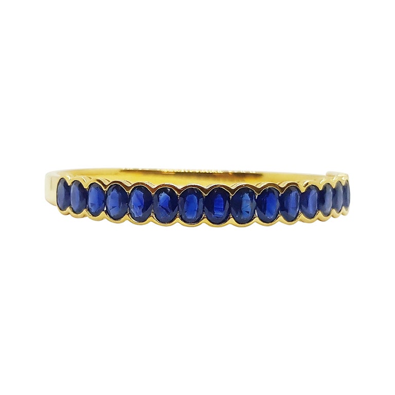 SJ1837 - Blue Sapphire Bangle Set in 18 Karat Gold Settings