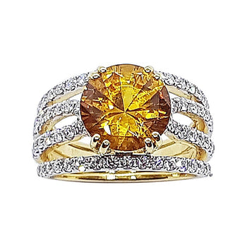 SJ6136 - Round Yellow Sapphire with Diamond Set in 18 Karat Gold Settings