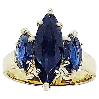 SJ2426 - Blue Sapphire Ring Set in 18 Karat Gold Settings