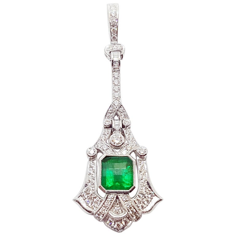 SJ6118 - Emerald with Diamond Pendant Set in 18 Karat White Gold Settings