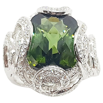 SJ1714 - Green Tourmaline with Diamond Ring Set in 18 Karat White Gold Settings