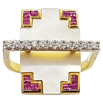 SJ1406 - Diamond and Pink Sapphire Ring Set in 18 Karat Gold by Kavant & Sharart