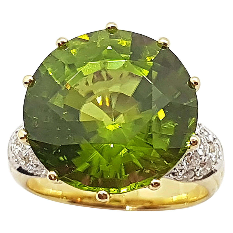 SJ2545 - Custom Peridot with Emerald and Diamond Ring Set in 18 Karat Gold Settings