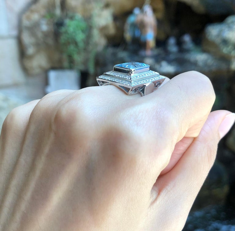 SJ6187 - Carved Aquamarine with Diamond Ring Set in 18 Karat White Gold Settings
