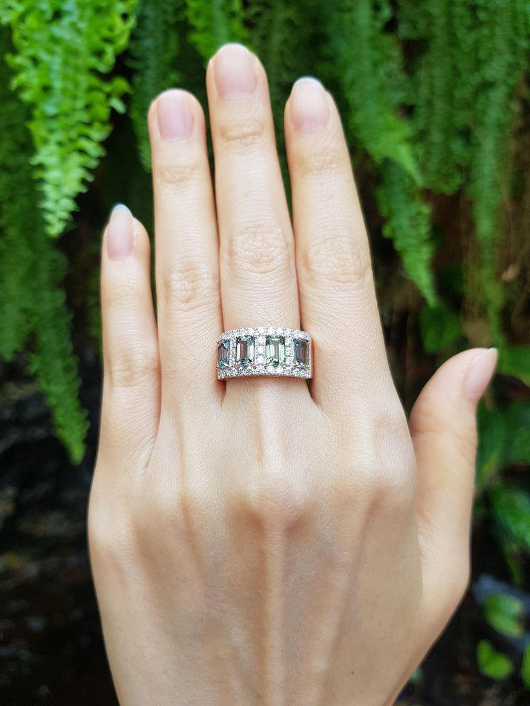 SJ2187 - Green Sapphire with Diamond Ring Set in 18 Karat Rose Gold Settings