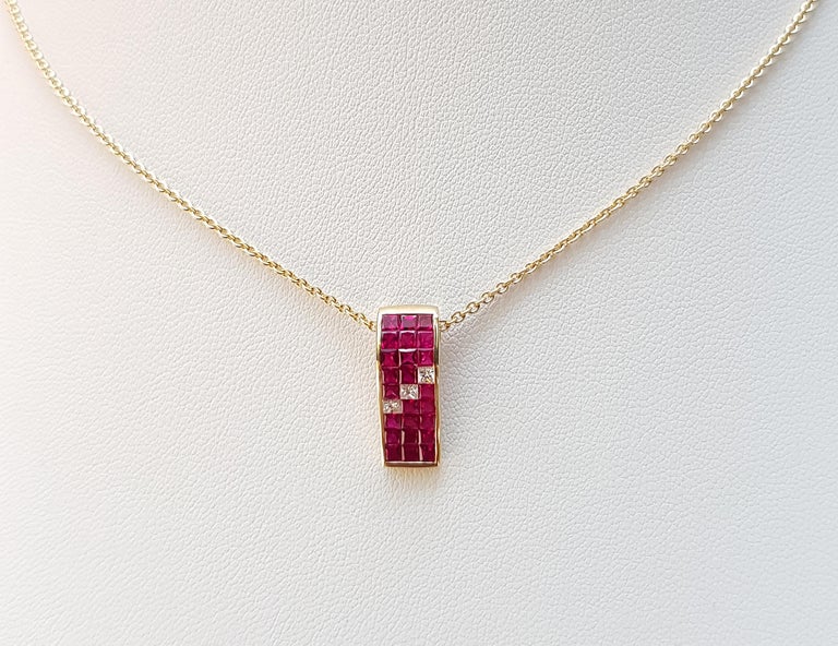 SJ6160 - Ruby with Diamond Pendant Set in 18 Karat Gold Settings