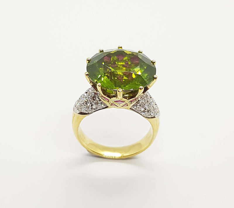 SJ2545 - Custom Peridot with Emerald and Diamond Ring Set in 18 Karat Gold Settings