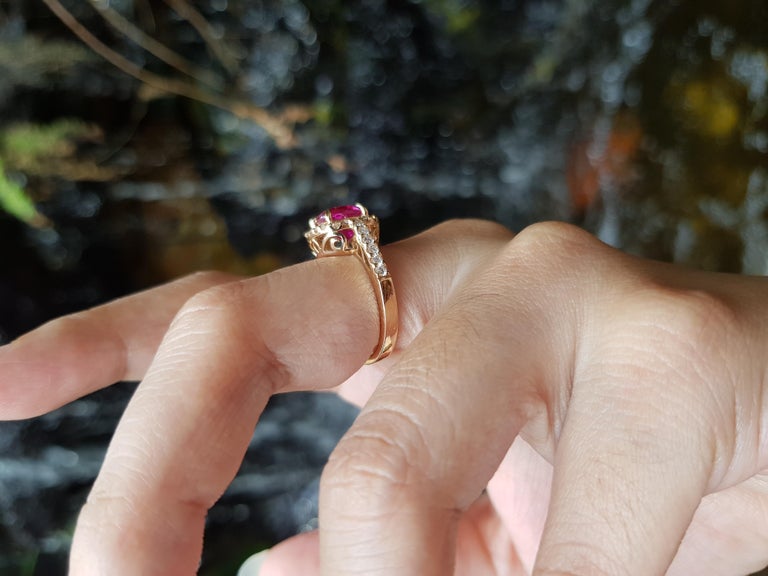 SJ1454 - Pink Sapphire with Diamond Ring Set in 18 Karat Rose Gold Settings