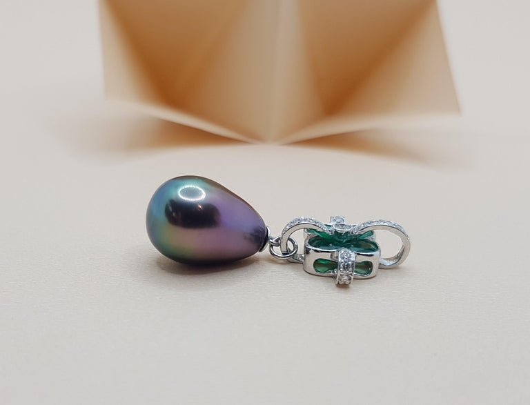 SJ1194 - South Sea Pearl with Emerald and Diamond Pendant Set in 18 Karat White Gold Set