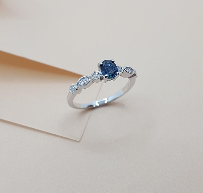 SJ2732 - Blue Sapphire with Diamond Ring Set in 18 Karat White Gold Settings