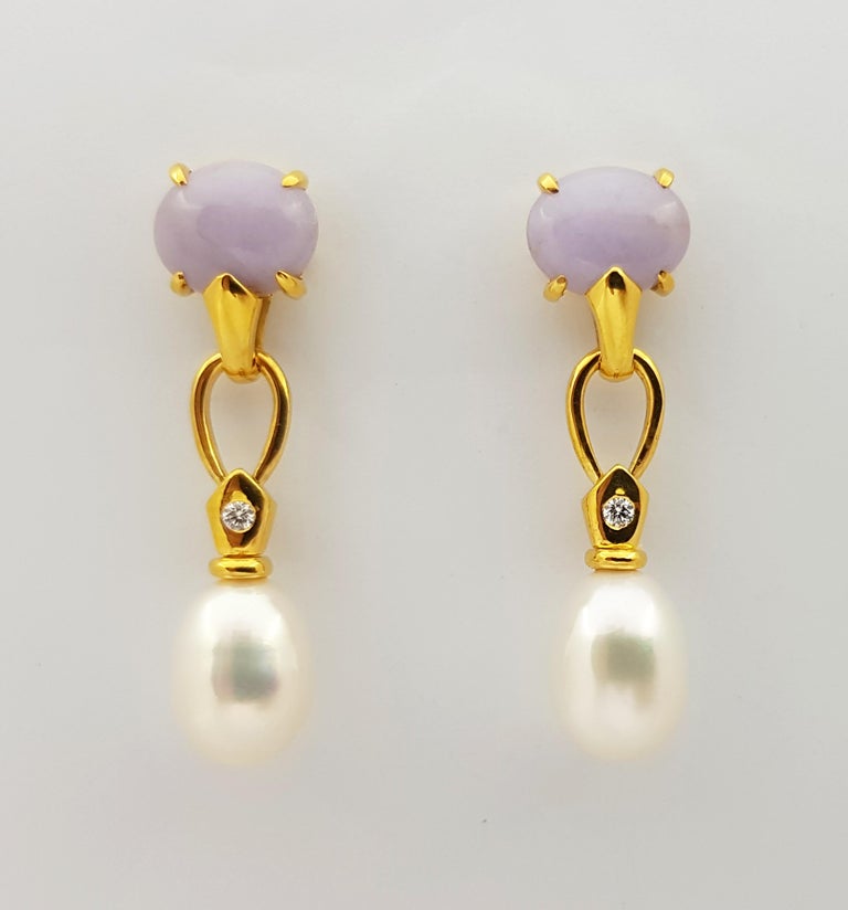 JE0264P - Lavender Jade, Diamond & Pearl Earrings Set in 18 Karat Gold Setting