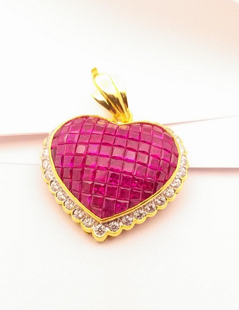 SJ1886 - Ruby with Diamond Heart Brooch/Pendant Set in 18 Karat Gold Settings