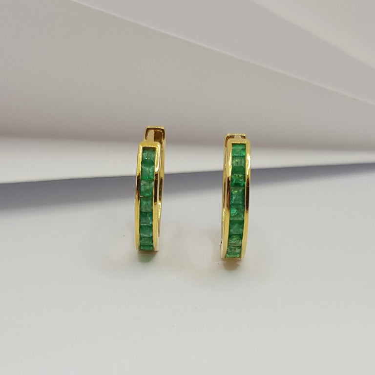 SJ2867 - Emerald Huggies / Hoop Earrings Set in 18 Karat Gold Settings