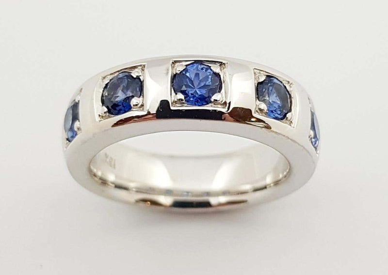 SJ2789 - Blue Sapphire Ring Set in 18 Karat White Gold Settings