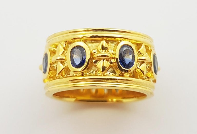 SJ2965 - Blue Sapphire Ring Set in 18 Karat Gold Settings