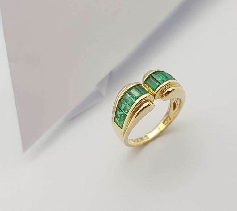 SJ2925 - Emerald Ring Set in 18 Karat Gold Settings