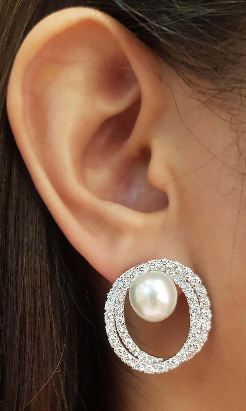JE0222Q - South Sea Pearl & Diamond Earrings Set in 18 Karat White Gold Setting