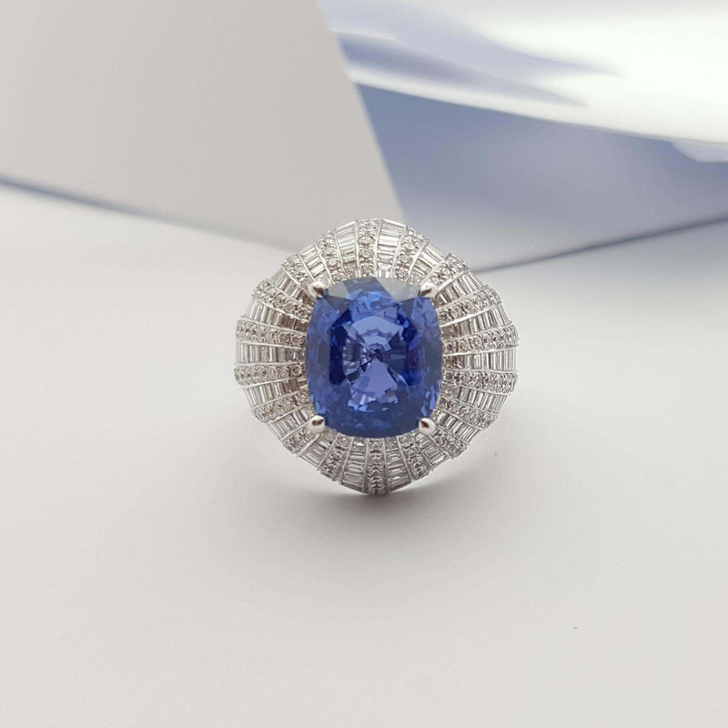 SJ2490 - GIA Certified 8cts Ceylon Blue Sapphire with Diamond Ring Set in 18K White Gold